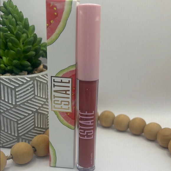 Estate Liquid Matte Lipstick - Shade (deep plum raspberry) - Picture 1 of 7